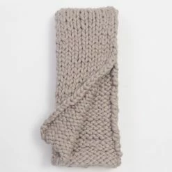 Hannelle Chunky Knit Throw Blanket