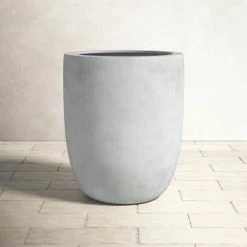 Renegade Erhard Fiberglass Pot Planter